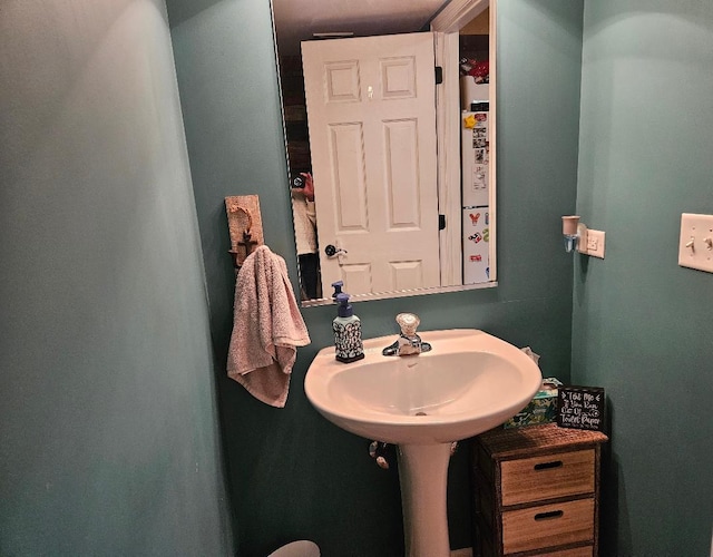 25159 Faraday Rd, Manhattan, IL 60442 - bathroom with a sink