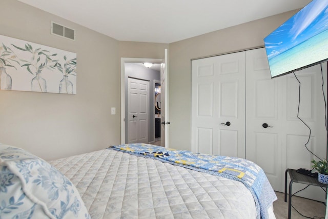 1034 Willoby Ln, Elgin, IL 60120 - bedroom with a closet and carpet