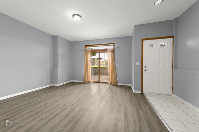2711 W Congress Pkwy Unit 1, Chicago, IL 60612 - entryway with wood finished floors and baseboards
