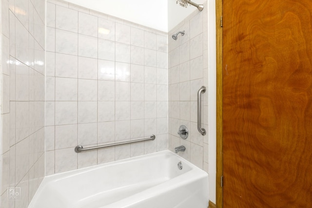 2711 W Congress Pkwy Unit 1, Chicago, IL 60612 - bathroom featuring  shower combination
