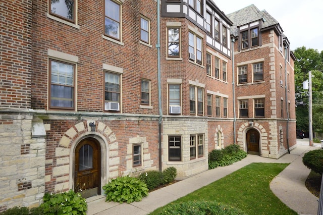 1929 Sherman Ave Unit 2E, Evanston, IL 60201 - view of building exterior with cooling unit