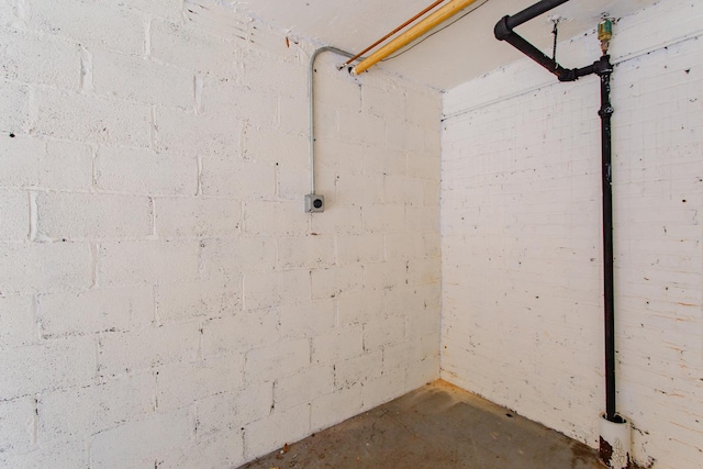 1929 Sherman Ave Unit 2E, Evanston, IL 60201 - unfinished basement with concrete block wall