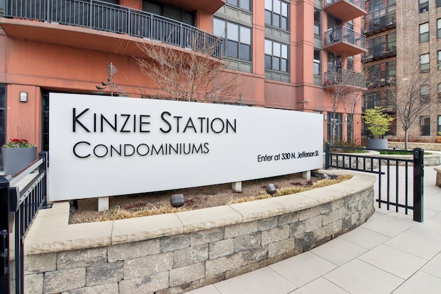 330 N Jefferson St Unit 1002, Chicago, IL 60661 - view of community sign