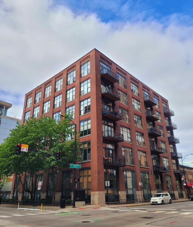 701 W Jackson Blvd Unit 602B, Chicago, IL 60661 - view of apartment building / complex