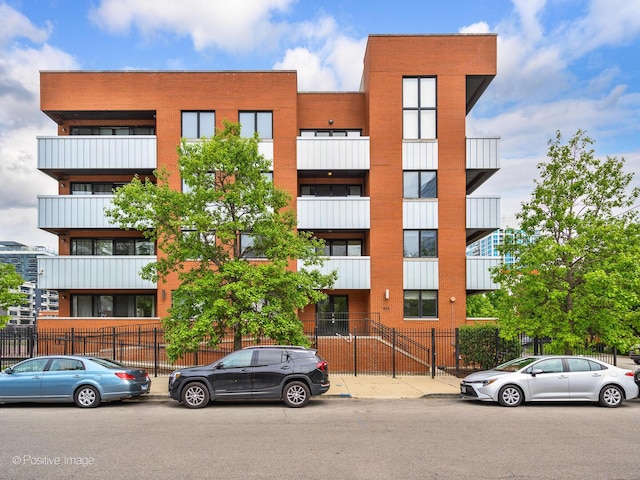 825 N Hudson Ave Unit 1B, Chicago, IL 60610 - view of apartment building / complex