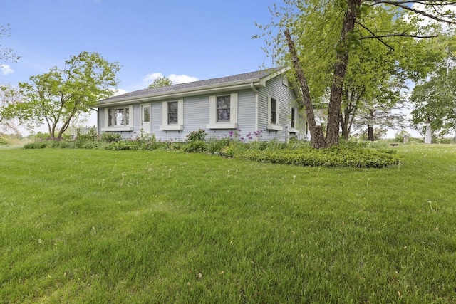 8530 N Kishwaukee Rd, Stillman Valley, IL 61084 - single story home with a front lawn