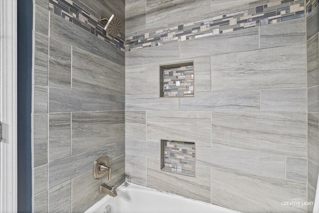 916 Shady Ln, Aurora, IL 60506 - bathroom with bathtub / shower combination