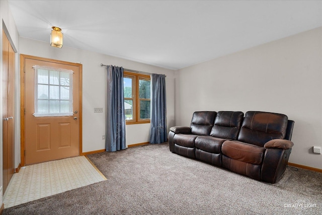 916 Shady Ln, Aurora, IL 60506 - carpeted living room featuring baseboards