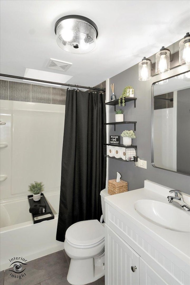 23246 S Malibu Dr, Manhattan, IL 60442 - full bathroom with vanity, toilet, and shower / bath combo