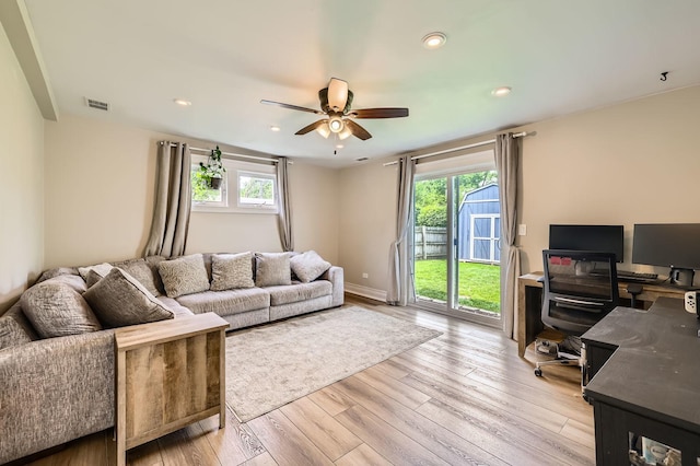 3007 Falcon Ct W, Rolling Meadows, IL 60008 - living room featuring ceiling fan, light wood-type flooring, and recessed lighting