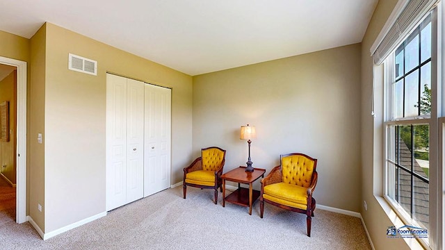 532 Nunda Trl, Crystal Lake, IL 60012 - living area with light carpet and baseboards