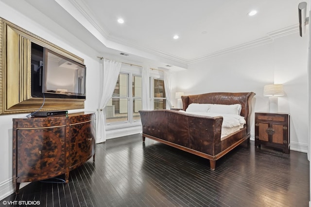 69 E Cedar St, Chicago, IL 60611 - bedroom with ornamental molding, hardwood / wood-style flooring, baseboards, and recessed lighting