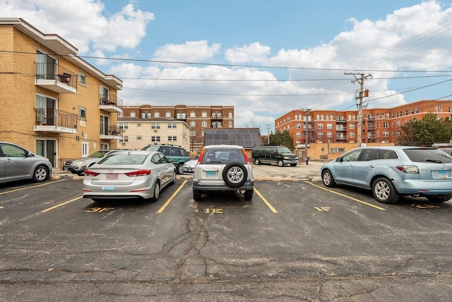 915 Graceland Ave Unit 1E, Des Plaines, IL 60016 - view of uncovered parking lot