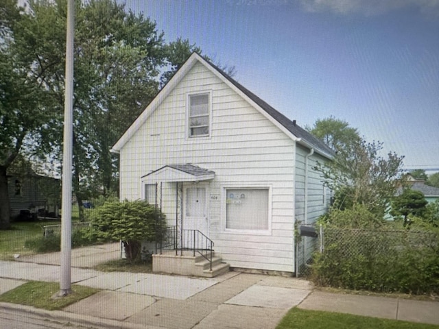 404 155th St, Calumet City, IL 60409 - view of bungalow-style house
