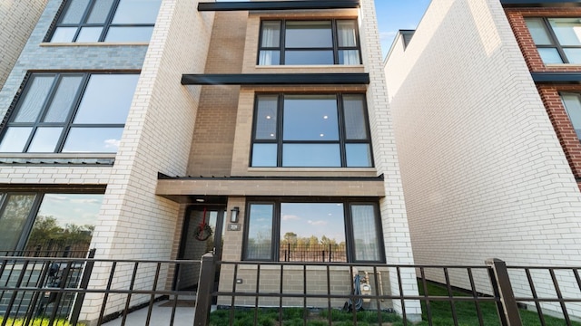 3124 S Benson St Unit 6, Chicago, IL 60608 - modern home featuring brick siding