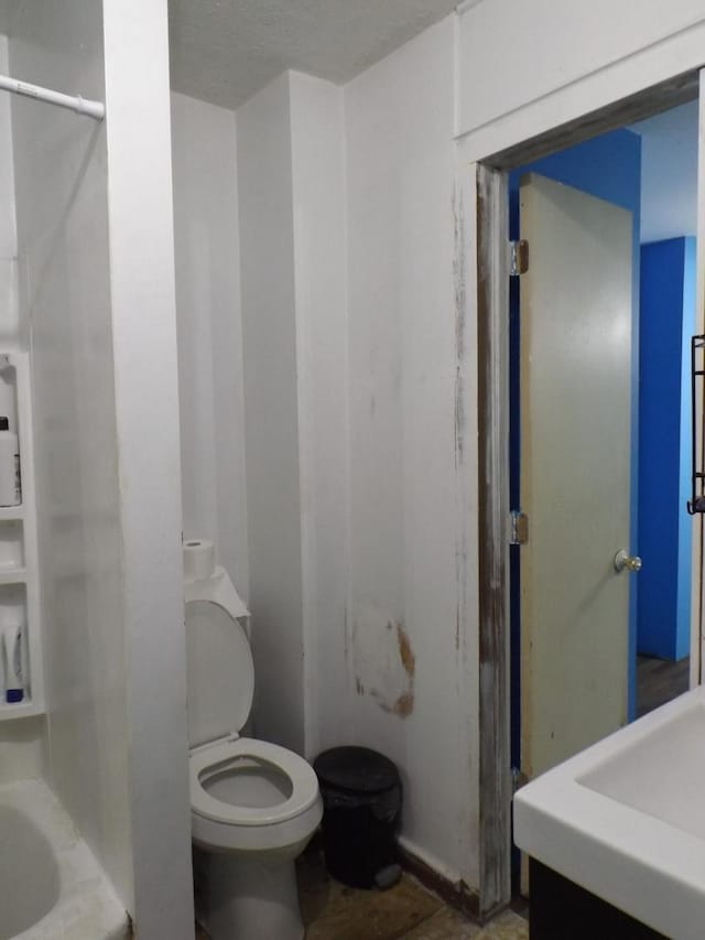 full bathroom with toilet