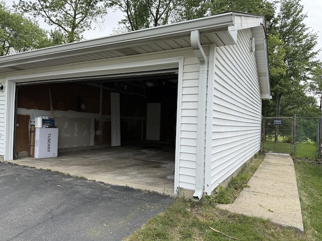 217 Davis Ln, Bolingbrook, IL 60440 - view of garage