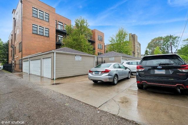 821 Foster St Unit 1N, Evanston, IL 60201 - view of parking / parking lot