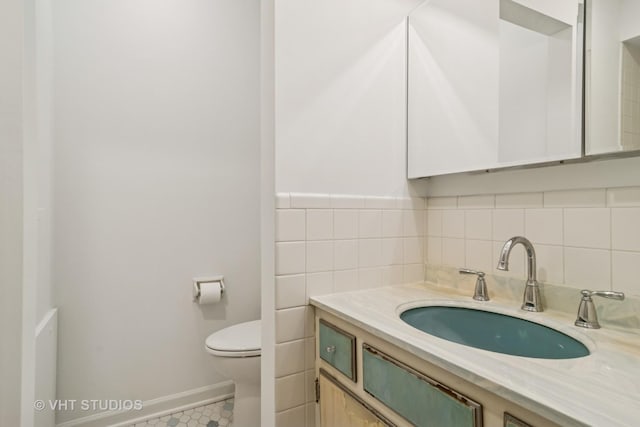 827 Forest Ave, River Forest, IL 60305 - bathroom featuring vanity and tile patterned floors
