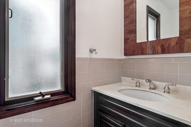 827 Forest Ave, River Forest, IL 60305 - bathroom featuring vanity