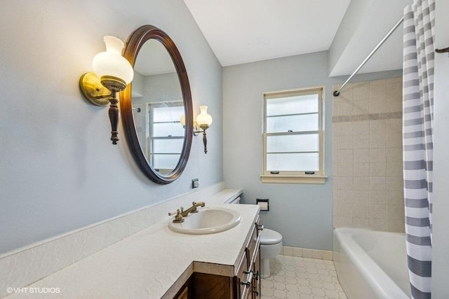 10 N Waverly Pl, Mount Prospect, IL 60056 - full bathroom featuring toilet, vanity, and shower / bath combo