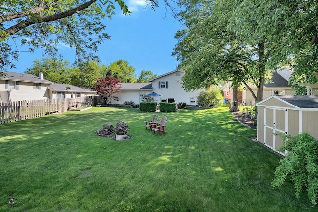 623 Woodstock Ln, Bourbonnais, IL 60914 - view of yard featuring a residential view