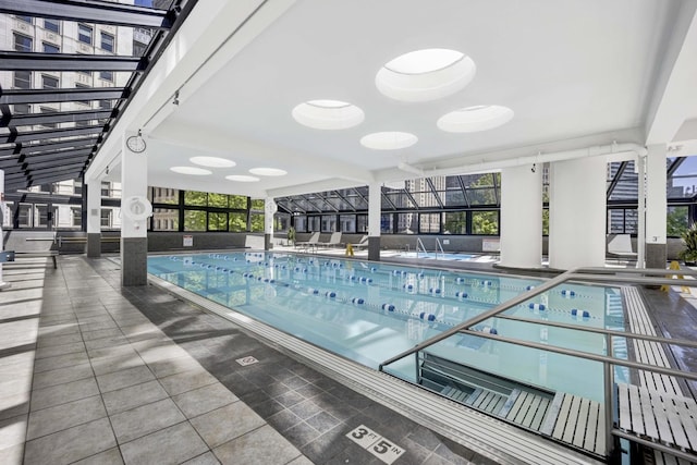 405 N Wabash Ave Unit 1002, Chicago, IL 60611 - view of indoor community pool