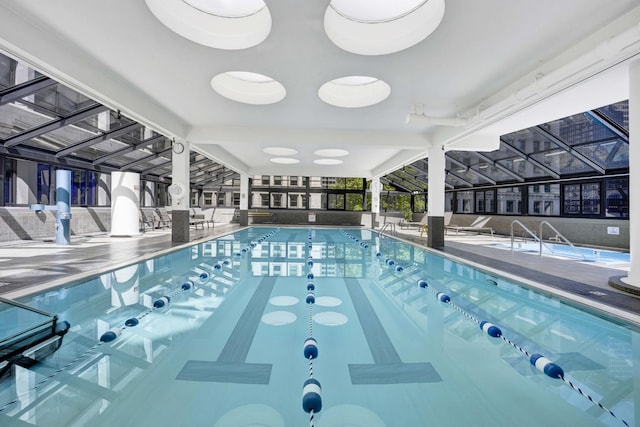 405 N Wabash Ave Unit 1002, Chicago, IL 60611 - view of indoor pool