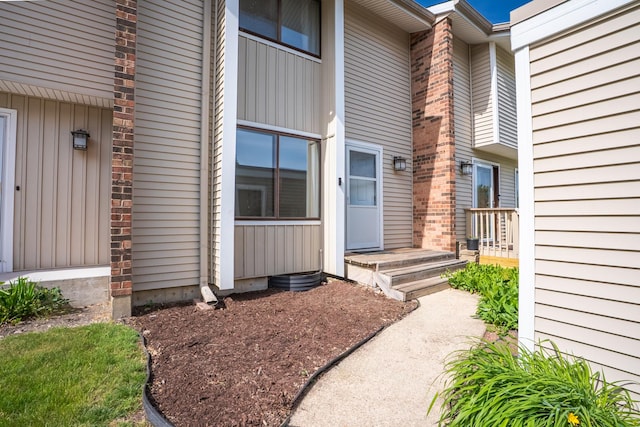 1094 Rainwood Dr, Aurora, IL 60506 - entrance to property featuring board and batten siding