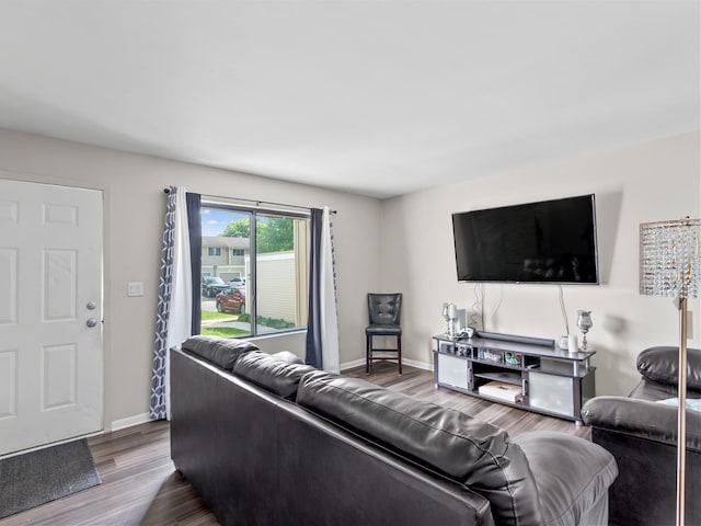 1094 Rainwood Dr, Aurora, IL 60506 - living area with wood finished floors and baseboards