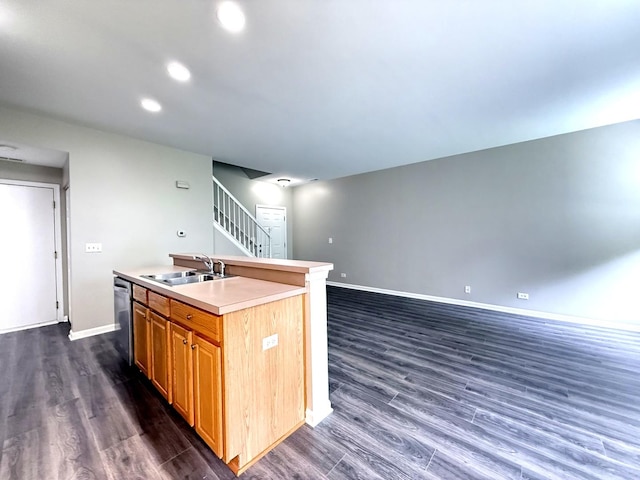 4078 Boulder Ct, Aurora, IL 60504 - kitchen with a sink, dishwasher, dark wood-style floors, a kitchen island with sink, and recessed lighting