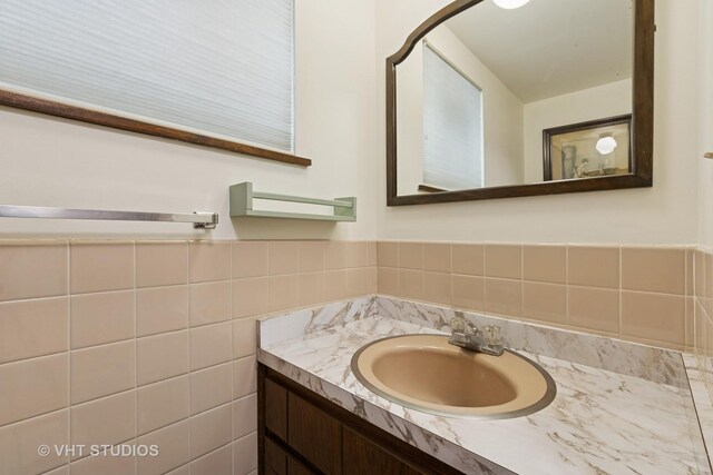 1809 Grant St, Evanston, IL 60201 - home office with wood finished floors and electric panel