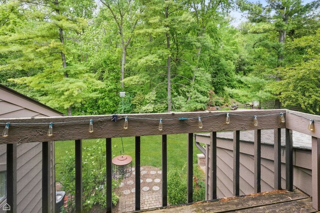 36 Lakewood Cir, Saint Charles, IL 60174 - view of yard featuring a wooded view