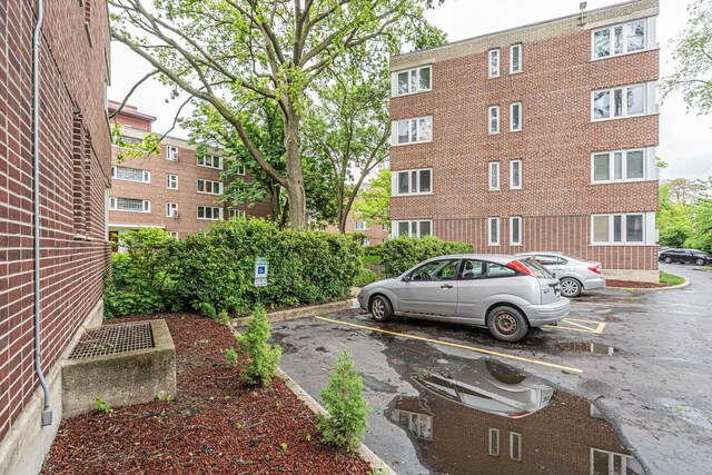 7204 Oak Ave Unit 1Nw, River Forest, IL 60305 - view of building exterior with uncovered parking