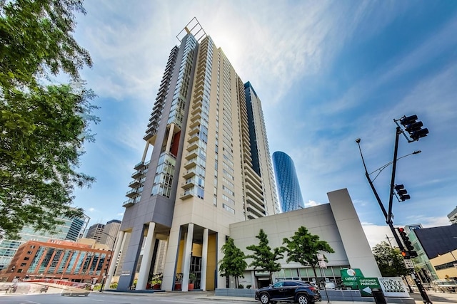 737 W Washington Blvd Unit 2702, Chicago, IL 60661 - view of building exterior