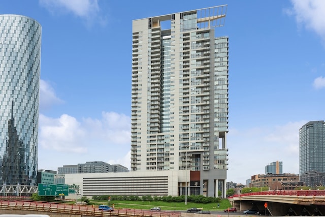 737 W Washington Blvd Unit 2702, Chicago, IL 60661 - view of building exterior with a view of city