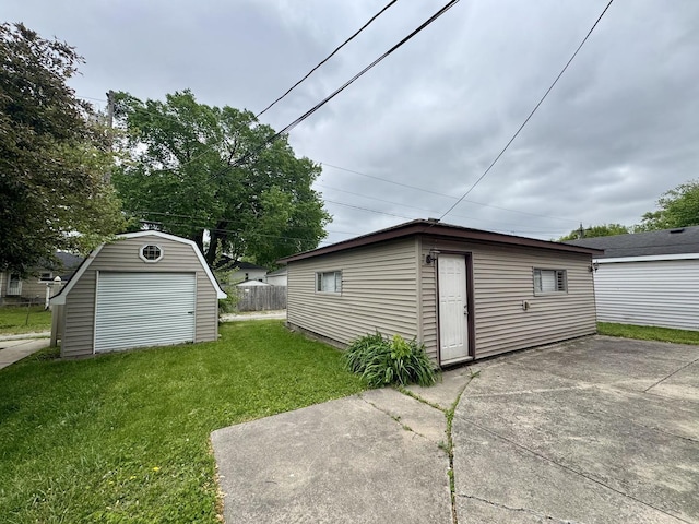18013 Park Ave, Lansing, IL 60438 - view of garage