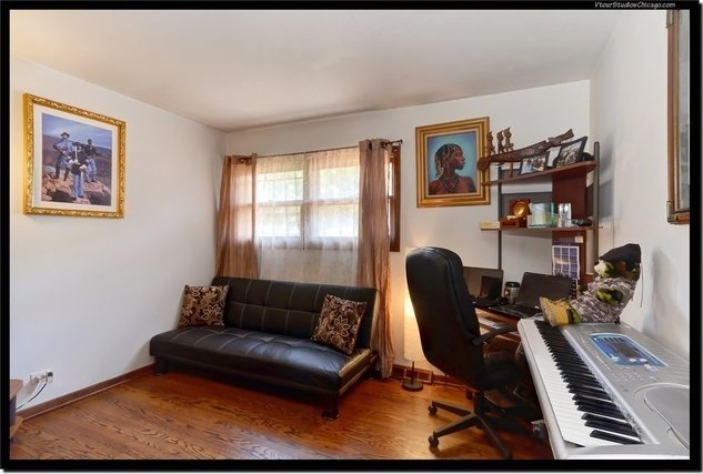 510 W Millns Ct, Addison, IL 60101 - office with wood finished floors