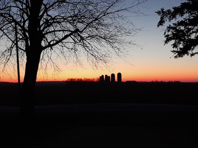 2056 Peek Home Rd, Dixon, IL 61021 - view of nature at dusk