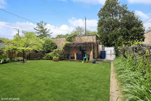 4940 N Ridgeway Ave Unit 3, Chicago, IL 60625 - view of yard with an outdoor structure