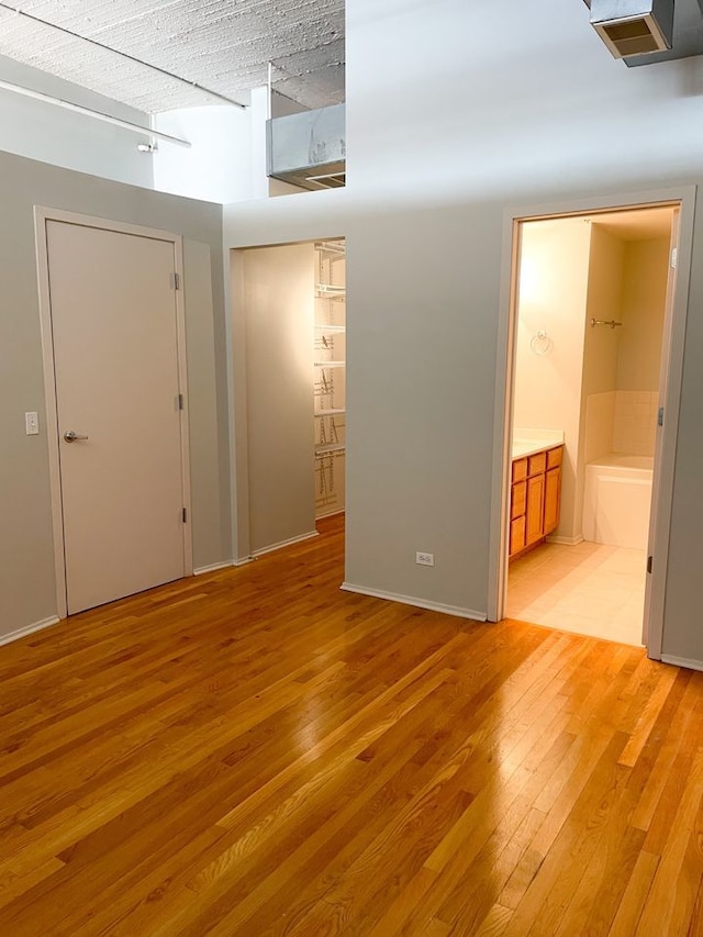 1530 S State St Unit 525, Chicago, IL 60605 - spare room featuring light wood-type flooring