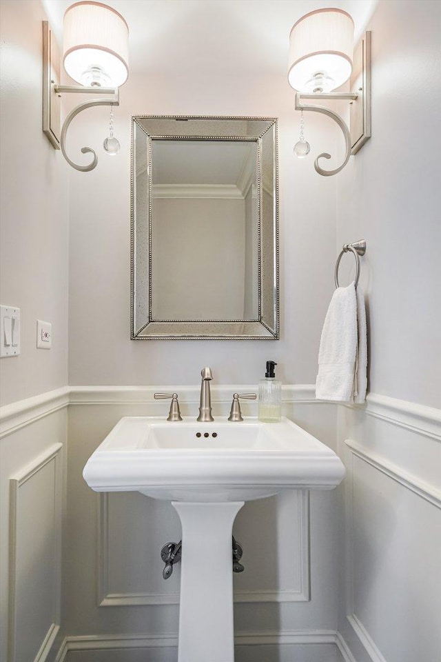 4647 N Thatcher Ave, Norridge, IL 60706 - bathroom with a sink