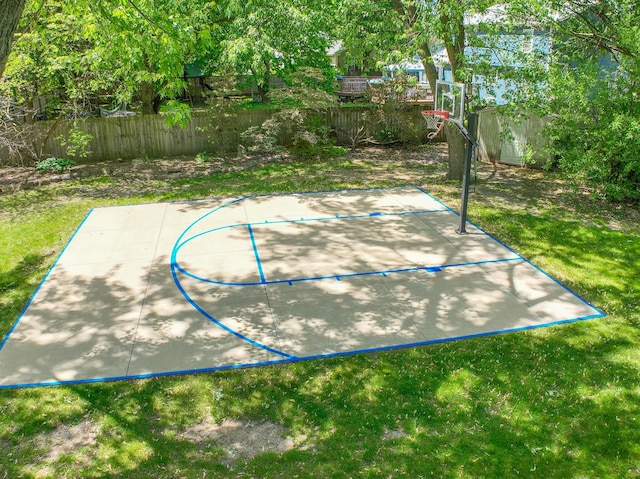 911 Woodland Hills Rd, Batavia, IL 60510 - view of sport court featuring basketball court