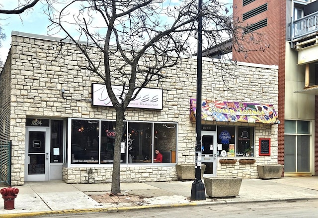 1822-1824 W Addison St, Chicago, IL 60613