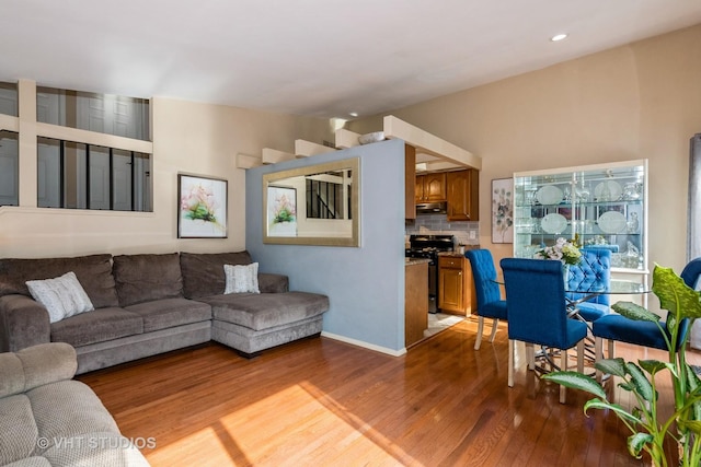 130 Aberdeen Ct, Geneva, IL 60134 - living room featuring light wood-style floors and recessed lighting