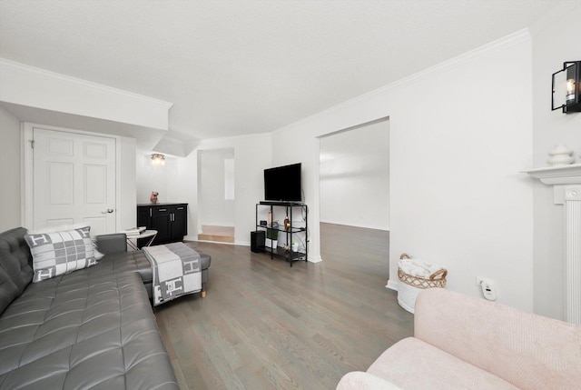 2569 Essex Dr, Northbrook, IL 60062 - living area featuring wood finished floors, ornamental molding, and baseboards