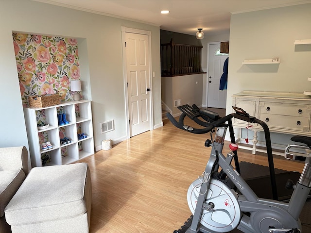 1487 Kathleen Way, Elk Grove Village, IL 60007 - workout room featuring wood finished floors, crown molding, and recessed lighting