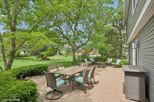 640 Yardley Ln, Hoffman Estates, IL 60169 - view of patio featuring outdoor dining space