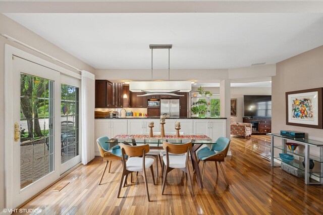 640 Yardley Ln, Hoffman Estates, IL 60169 - dining room featuring light wood-style floors