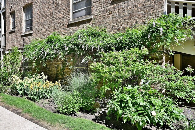 226 N Oak Park Ave Unit 3N, Oak Park, IL 60302 - exterior view of brick siding